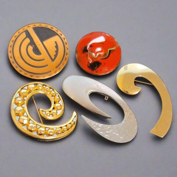 Lot of 5 Brooches - Picture 1 of 3